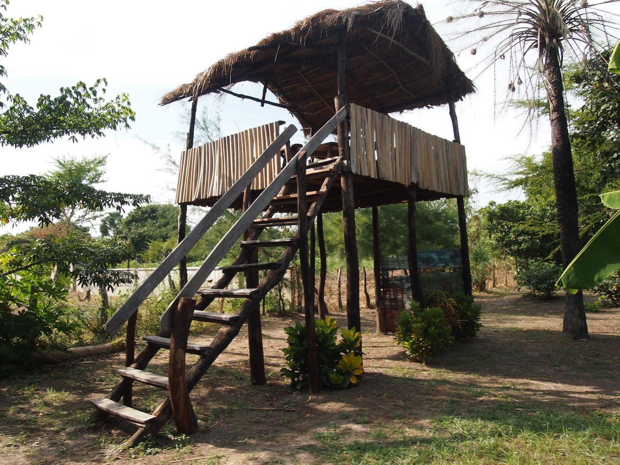 Footsteps Eco-Lodge Gunjur Exterior foto