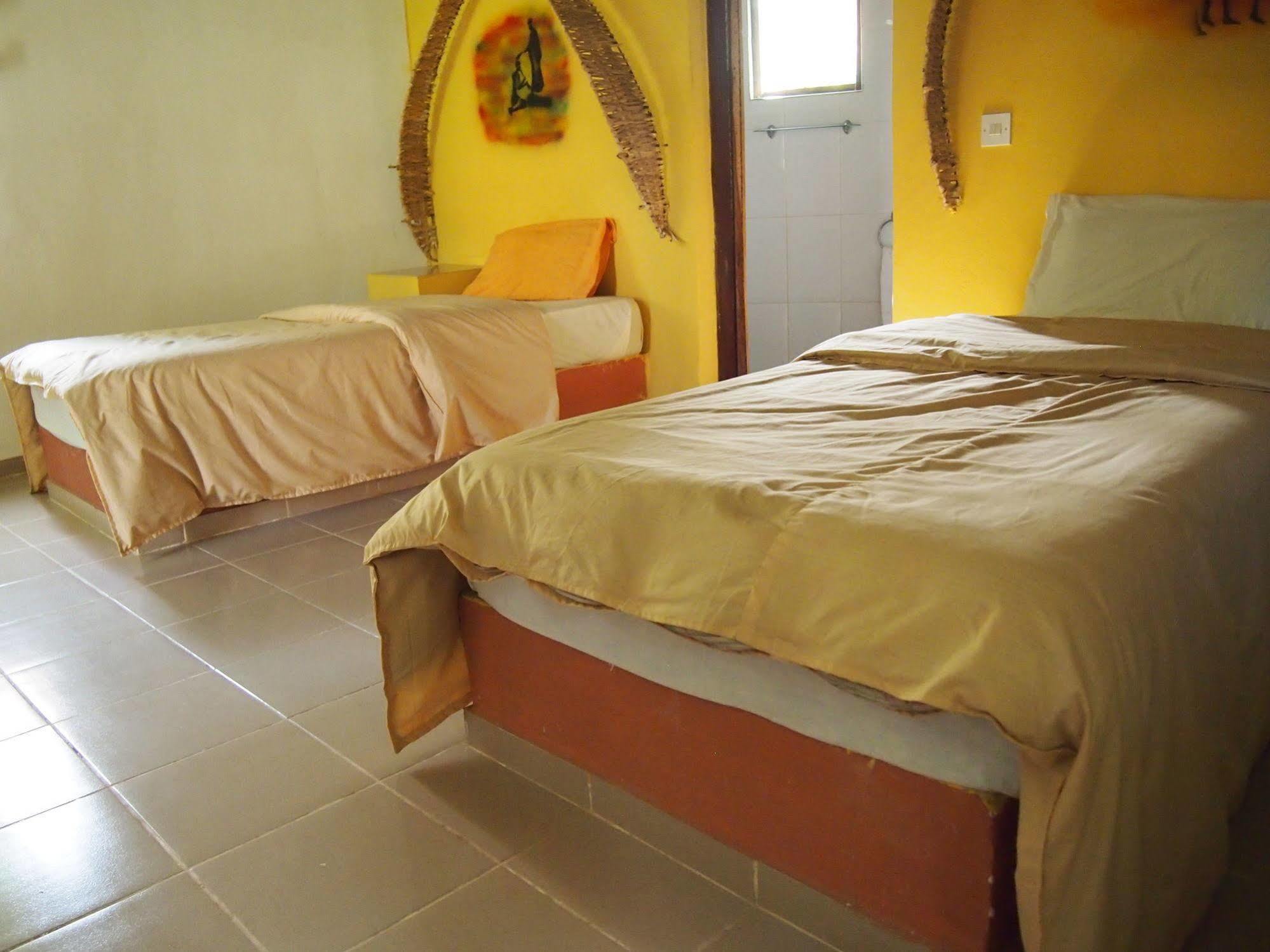 Footsteps Eco-Lodge Gunjur Exterior foto