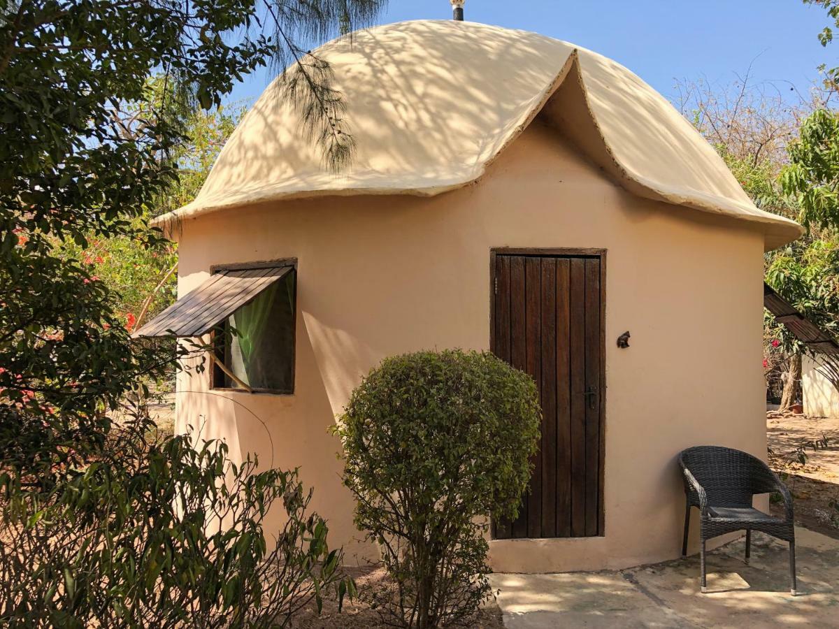 Footsteps Eco-Lodge Gunjur Exterior foto