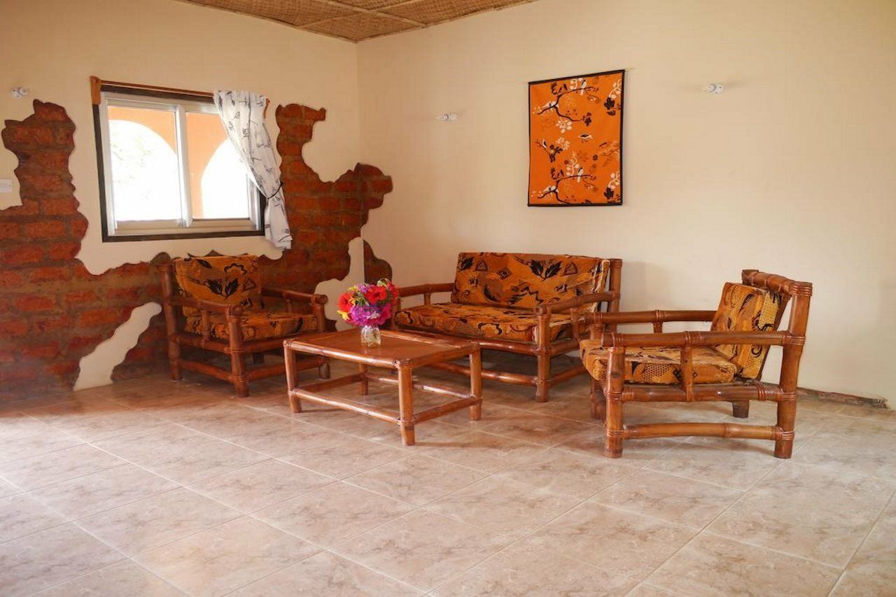 Footsteps Eco-Lodge Gunjur Exterior foto